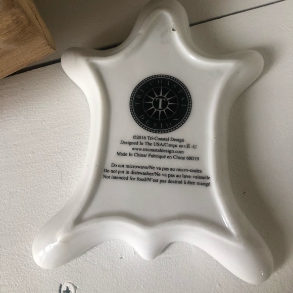 TRI-COASTAL DESIGN GOLD/WHITE ANIMAL RUG DESIGN CERAMIC TRINKET DISH - Picture 3 of 4